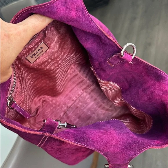 Authentic Vintage Prada Suede Triangle Logo Tote Bag –Plum color– Made in Italy - Picture 10 of 12